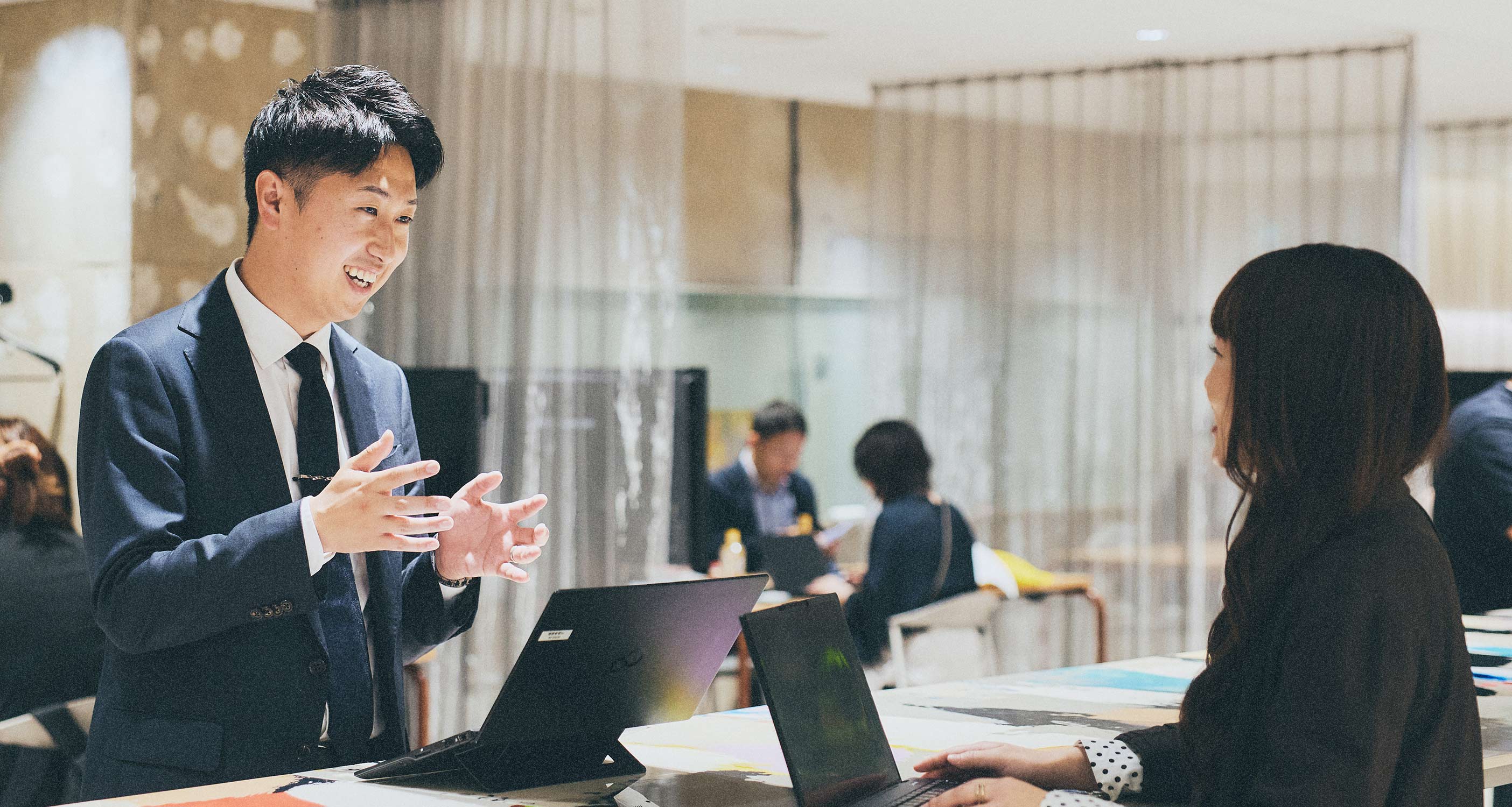 企業の成長に欠かせない
ソリューションを売っている。